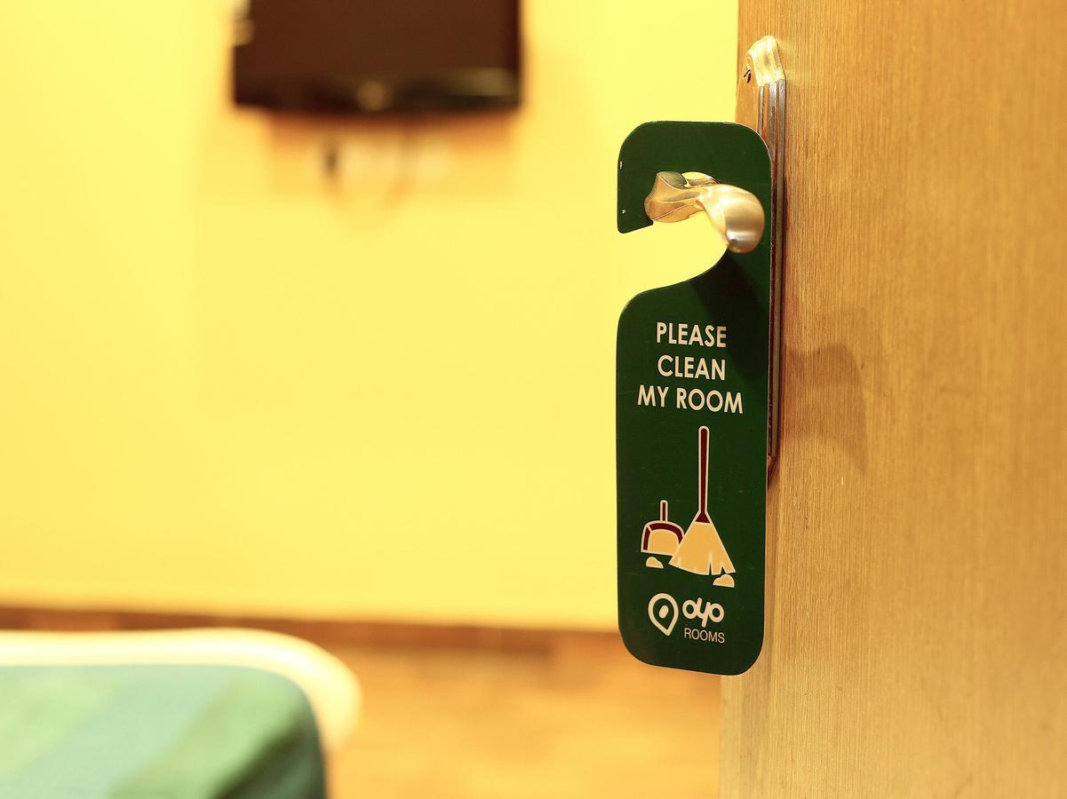 כלכותה Hotel Trimoorti מראה חיצוני תמונה